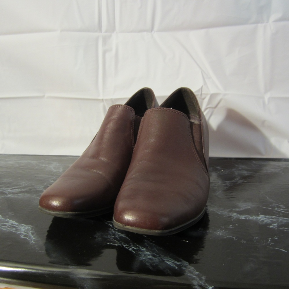 Brown Leather Slip On Shoes w/ 2" Heel